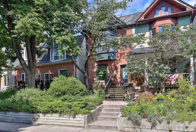 North Riverdale neighborhood - Real estate and homes